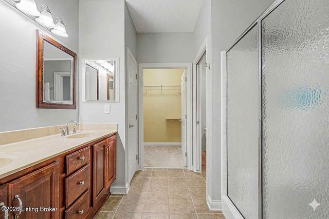 1130 Grazing Meadows Ln, Louisville, KY 40245