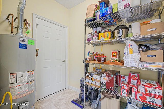 1130 Grazing Meadows Ln, Louisville, KY 40245