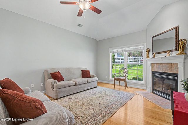 1130 Grazing Meadows Ln, Louisville, KY 40245