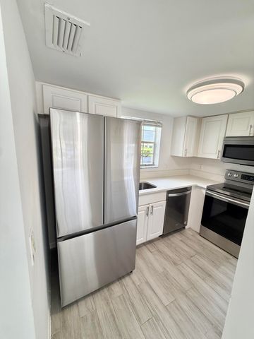 6307 La Costa Drive A, Boca Raton, FL 33433