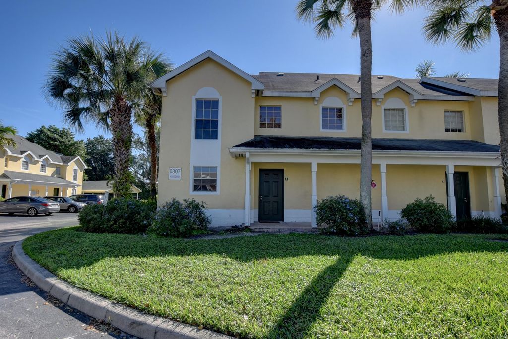 6307 La Costa Drive A, Boca Raton, FL 33433