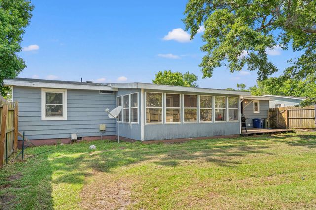 1156 Forest Dr., North Myrtle Beach, SC 29582