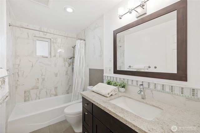 9615 NE 26th Street, Clyde Hill, WA 98004