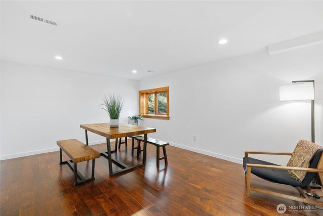 9615 NE 26th Street, Clyde Hill, WA 98004