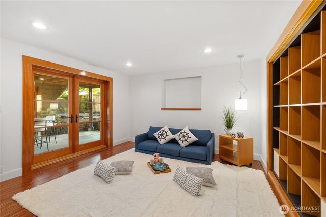 9615 NE 26th Street, Clyde Hill, WA 98004