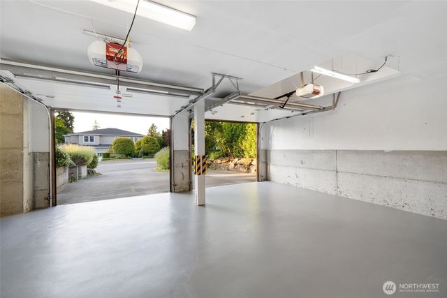 9615 NE 26th Street, Clyde Hill, WA 98004