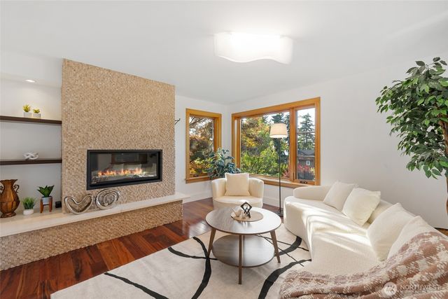 9615 NE 26th Street, Clyde Hill, WA 98004