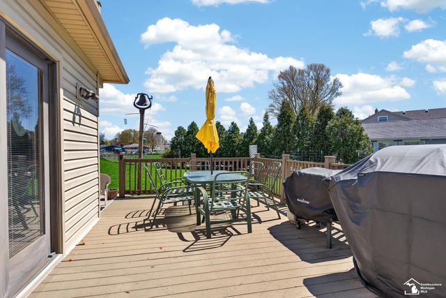 30189 Pointe Drive, Gibraltar, MI 48173