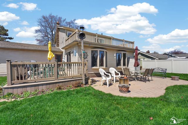 30189 Pointe Drive, Gibraltar, MI 48173