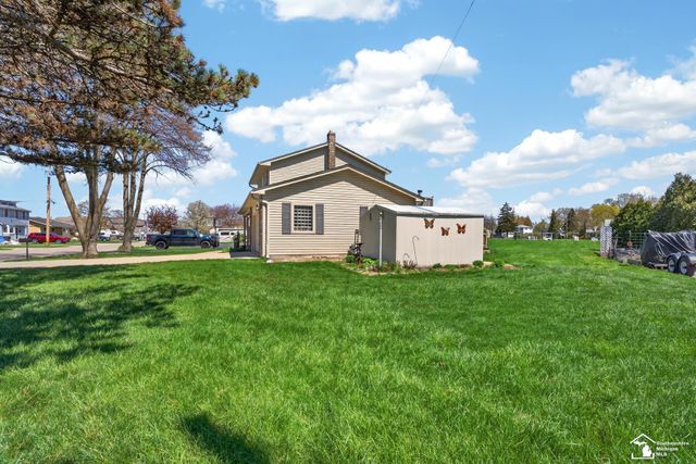 30189 Pointe Drive, Gibraltar, MI 48173