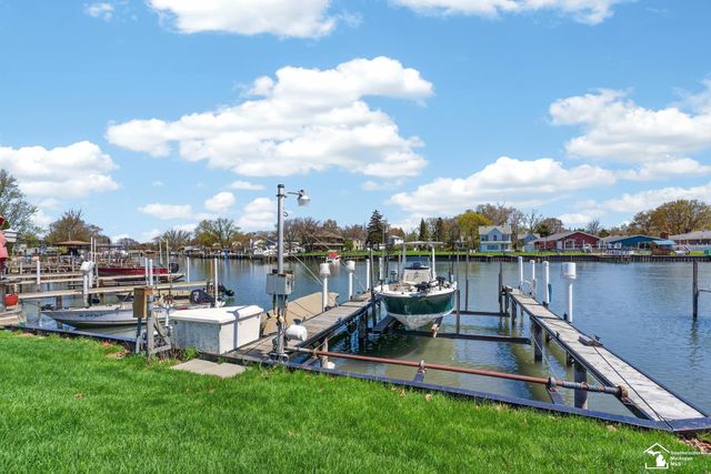 30189 Pointe Drive, Gibraltar, MI 48173