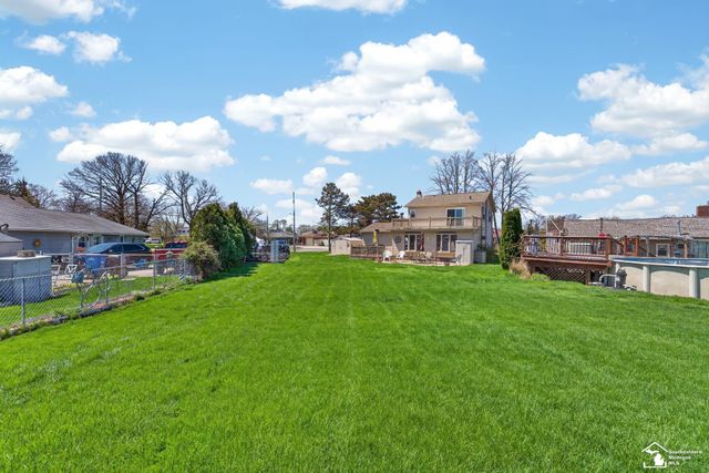 30189 Pointe Drive, Gibraltar, MI 48173