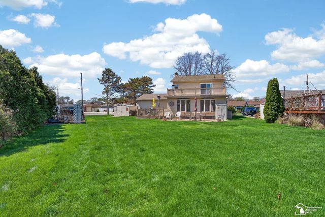 30189 Pointe Drive, Gibraltar, MI 48173
