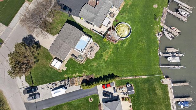 30189 Pointe Drive, Gibraltar, MI 48173