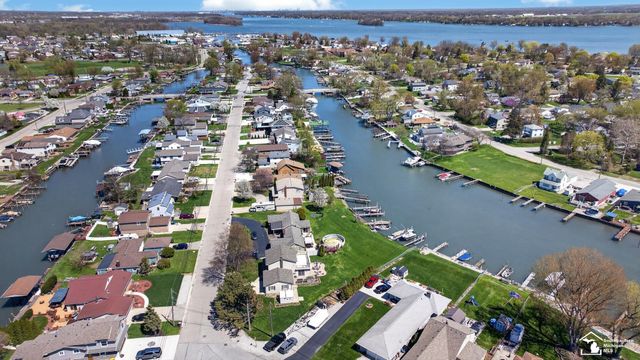 30189 Pointe Drive, Gibraltar, MI 48173