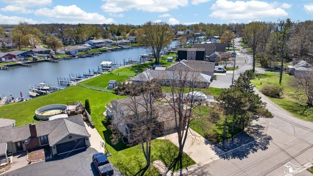 30189 Pointe Drive, Gibraltar, MI 48173