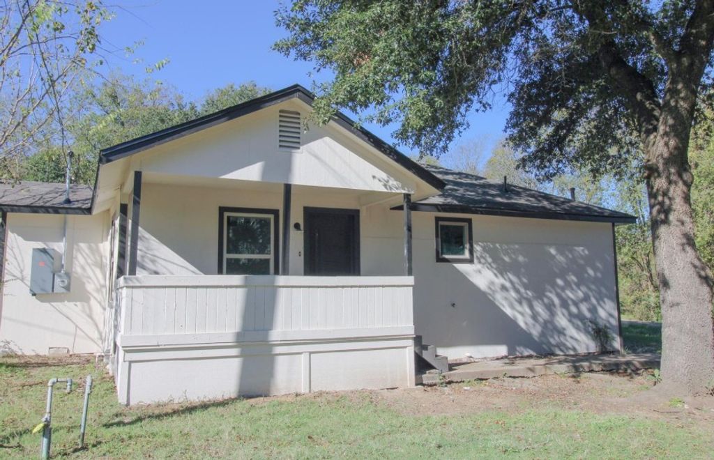 307 N Wilson Street, Kaufman, TX 75142