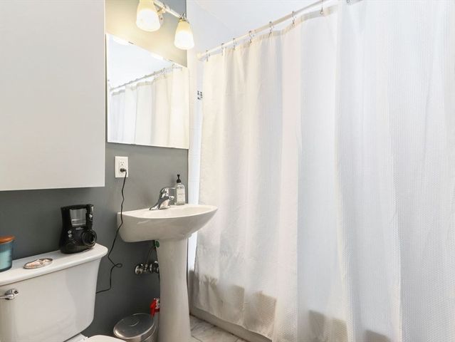 355 Highland Avenue 2, Somerville, MA 02144
