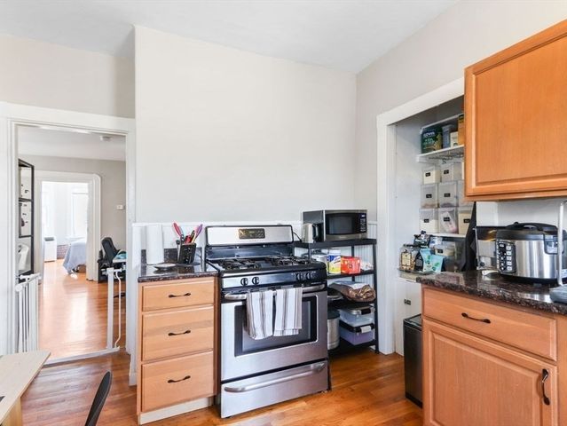 355 Highland Avenue 2, Somerville, MA 02144