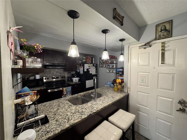 4411 SHADY TERRACE LANE 111, Tampa, FL 33613