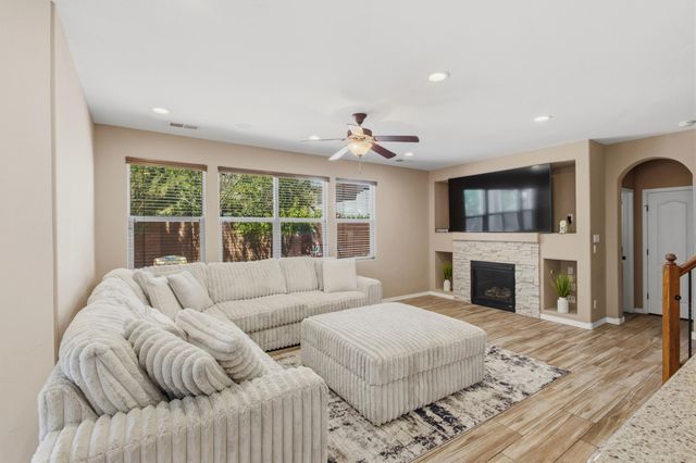 7010 Wrangell Loop NE, Rio Rancho, NM 87144
