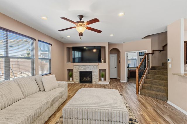 7010 Wrangell Loop NE, Rio Rancho, NM 87144