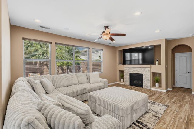 7010 Wrangell Loop NE, Rio Rancho, NM 87144