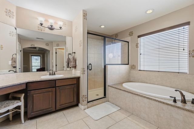 7010 Wrangell Loop NE, Rio Rancho, NM 87144