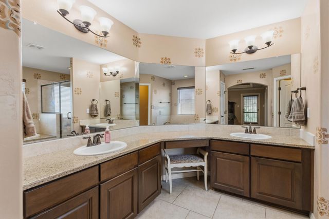 7010 Wrangell Loop NE, Rio Rancho, NM 87144