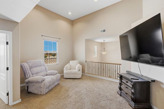 7010 Wrangell Loop NE, Rio Rancho, NM 87144