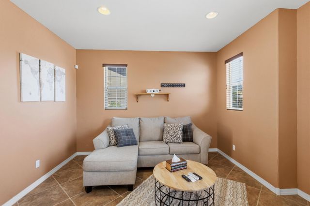 7010 Wrangell Loop NE, Rio Rancho, NM 87144