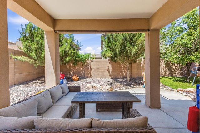 7010 Wrangell Loop NE, Rio Rancho, NM 87144