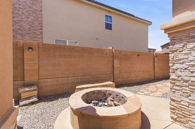 7010 Wrangell Loop NE, Rio Rancho, NM 87144