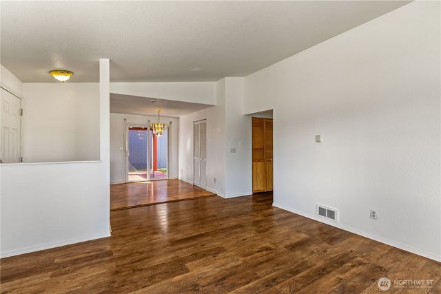 727 Salzburg Lane SE, Olympia, WA 98513