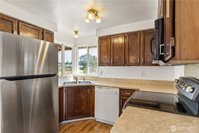 727 Salzburg Lane SE, Olympia, WA 98513