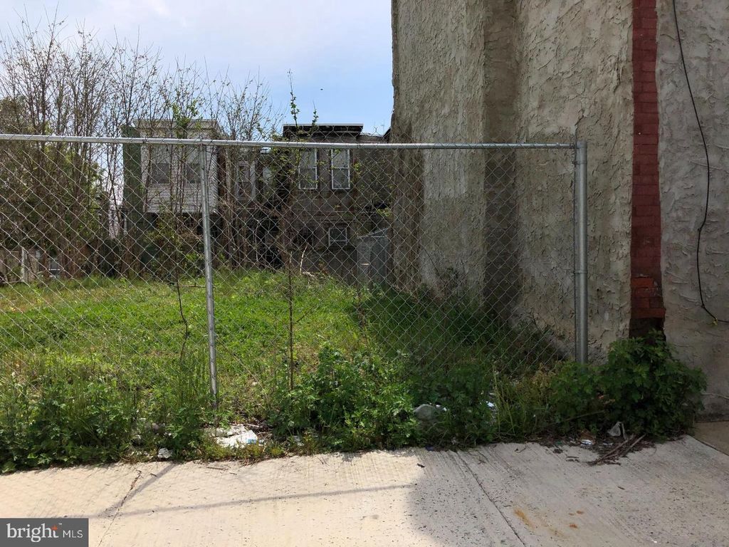 2906 PAGE ST, PHILADELPHIA, PA 19121 — exterior