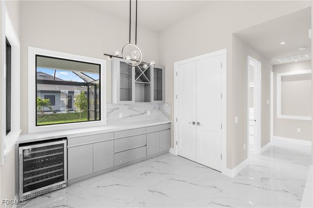 2100 SW 26th ST, Cape Coral, FL 33914