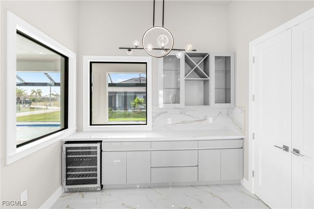 2100 SW 26th ST, Cape Coral, FL 33914