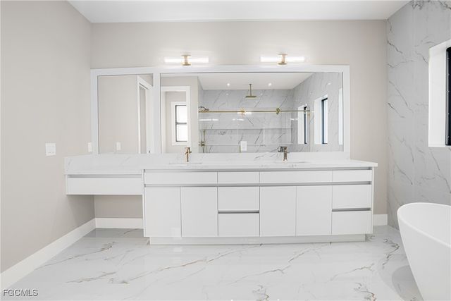 2100 SW 26th ST, Cape Coral, FL 33914