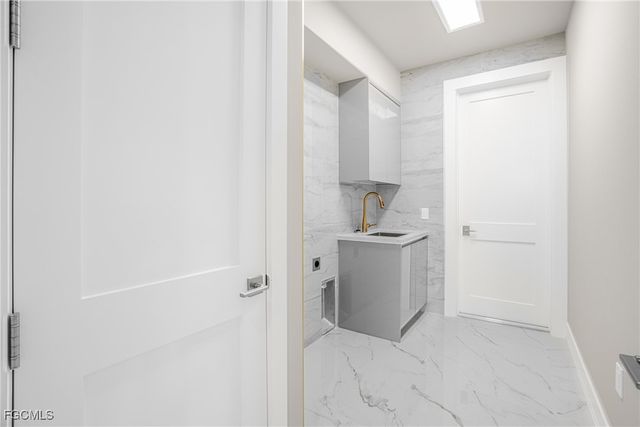 2100 SW 26th ST, Cape Coral, FL 33914