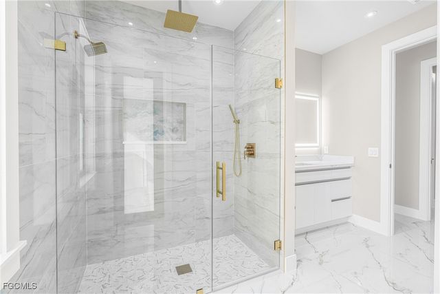 2100 SW 26th ST, Cape Coral, FL 33914