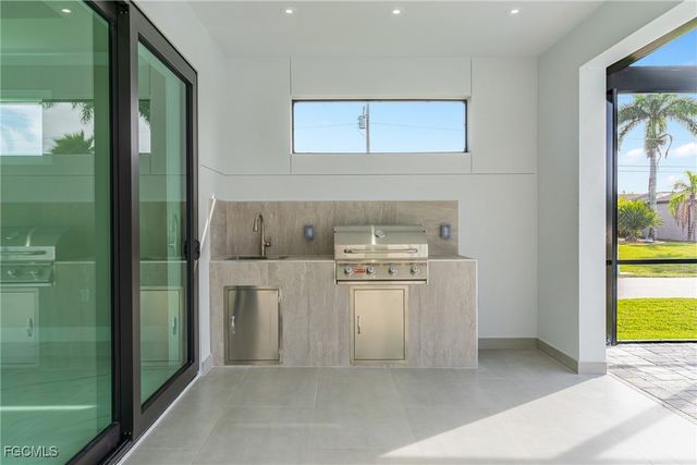 2100 SW 26th ST, Cape Coral, FL 33914