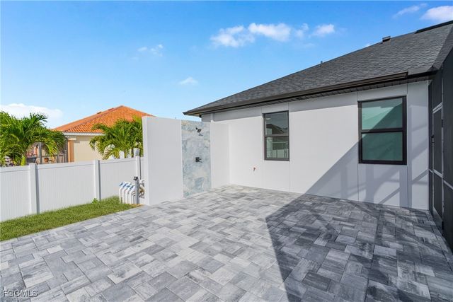 2100 SW 26th ST, Cape Coral, FL 33914