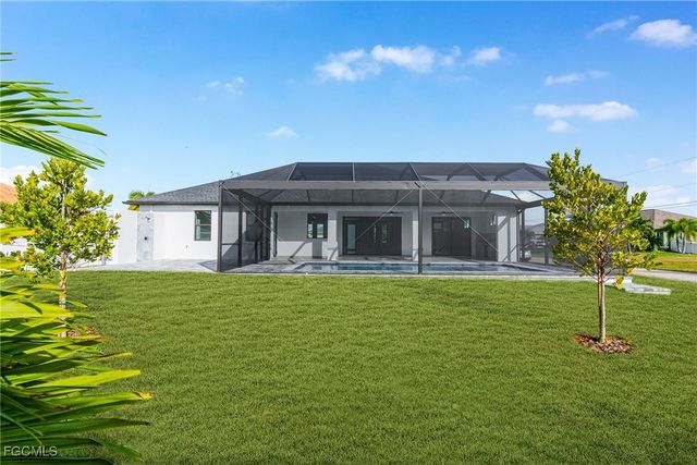 2100 SW 26th ST, Cape Coral, FL 33914