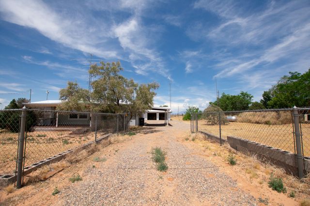 28 Valencia Drive, Los Lunas, NM 87031