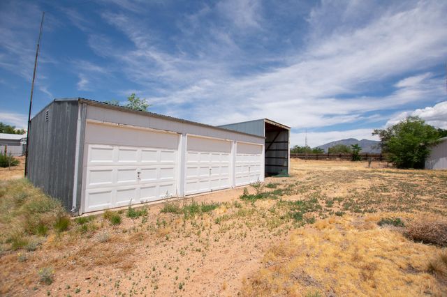28 Valencia Drive, Los Lunas, NM 87031