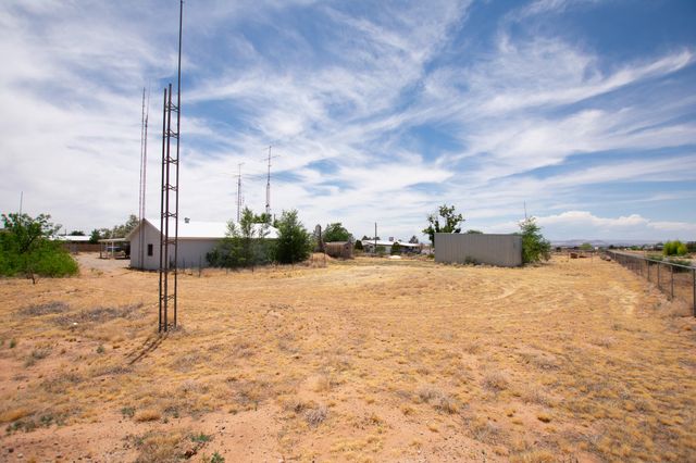 28 Valencia Drive, Los Lunas, NM 87031