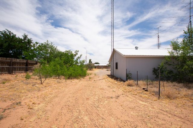 28 Valencia Drive, Los Lunas, NM 87031