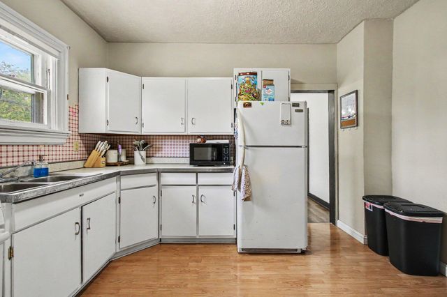406 Henry Street, La Porte, IN 46350