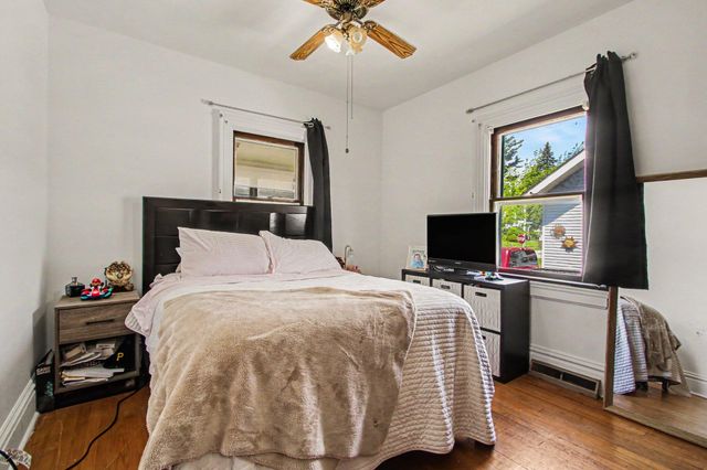 406 Henry Street, La Porte, IN 46350